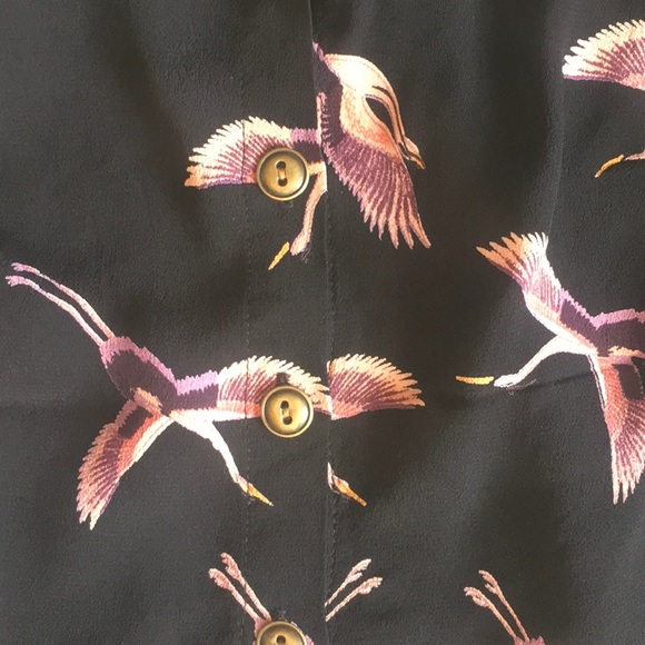 Sleeveless button up top Crane print - Picture 2 of 2
